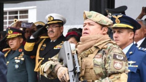 Comandante del Ejército, general Juan José Zúñiga