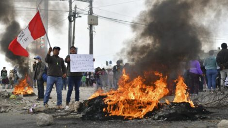 Protestas en Perú en defensa de Castillo