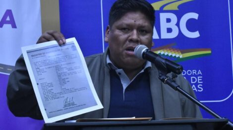 Henry Nina responde al diputado Arce sobre acusaciones en su contra