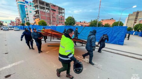 Retiro de estructuras metálicas fuera de los límites permitidos