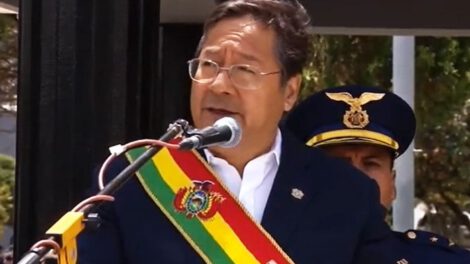 Defender al Estado en el acto de graduación de nuevos militares