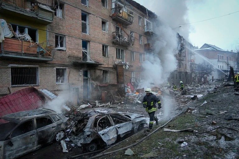 Rusia ataca Kiev