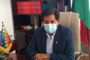 Senador Ajpi aclara que Presidente Arce no estaba obligado a participar del acto del MAS