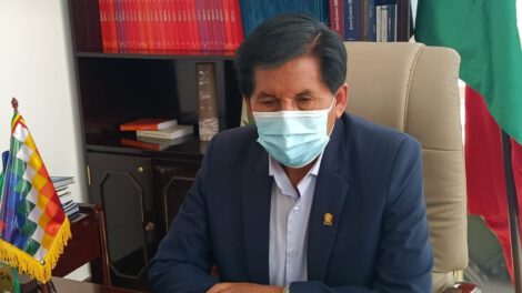 Senador Ajpi aclara que Presidente Arce no estaba obligado a participar del acto del MAS