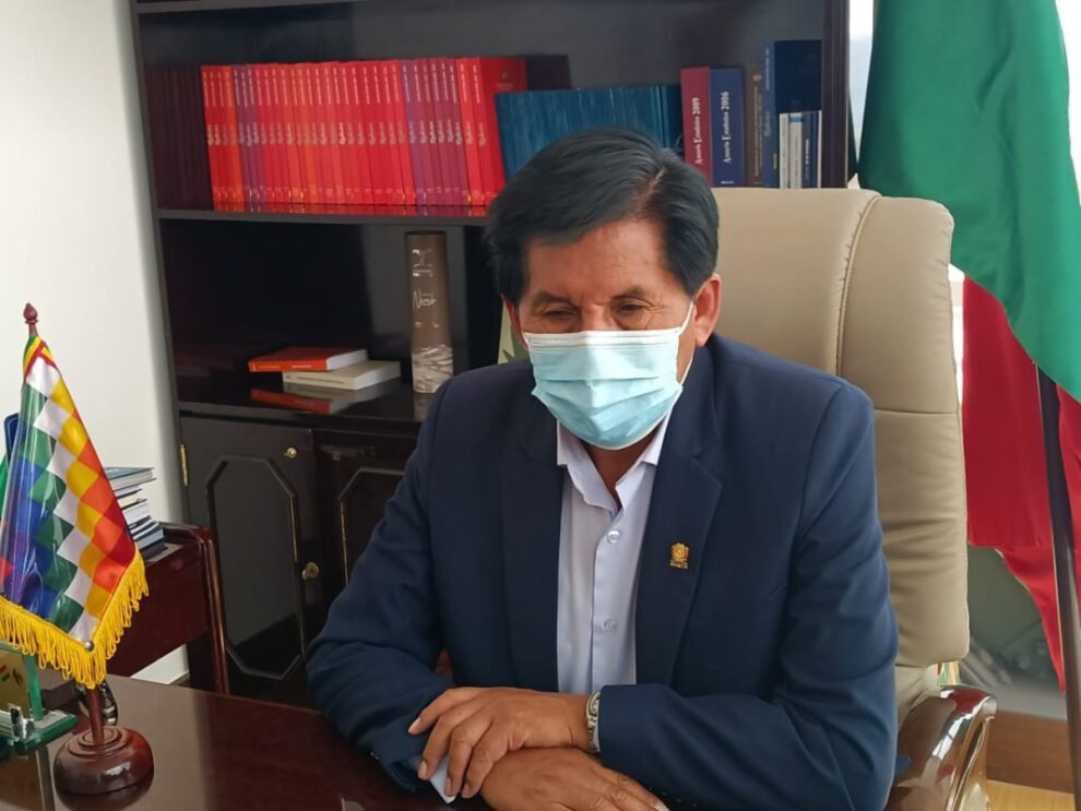 Senador Ajpi aclara que Presidente Arce no estaba obligado a participar del acto del MAS