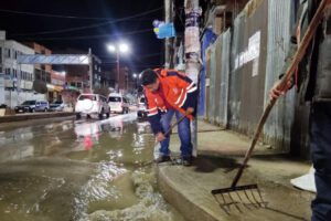 Basura en las calles provoca taponamientos en el sistema de alcantarillado