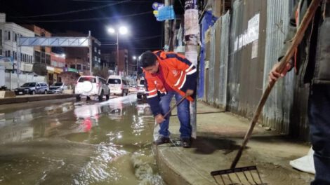 Basura en las calles provoca taponamientos en el sistema de alcantarillado