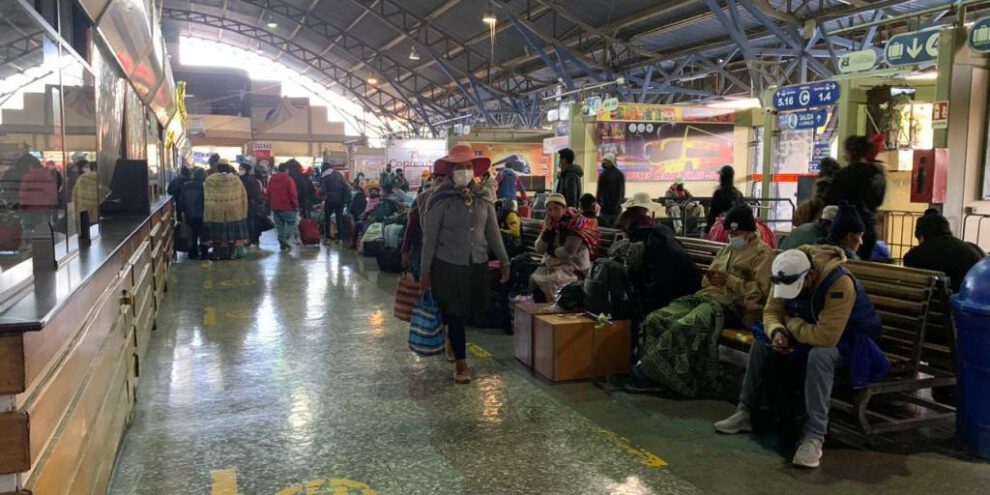Normalización de viajes entre Santa Cruz y Cochabamba