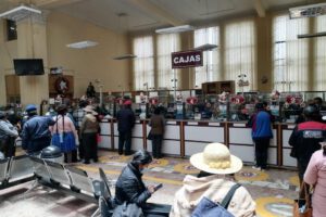 Afluencia de contribuyentes en Recaudaciones de la Alcaldía