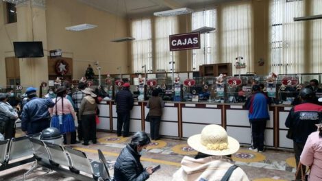Afluencia de contribuyentes en Recaudaciones de la Alcaldía