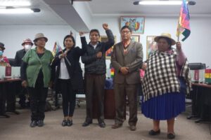 Brigada Parlamentaria renueva directiva en medio de bochornosa sesión