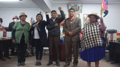 Brigada Parlamentaria renueva directiva en medio de bochornosa sesión