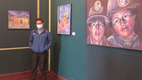 Sandro Bazán exhibe una treintena de obras de arte