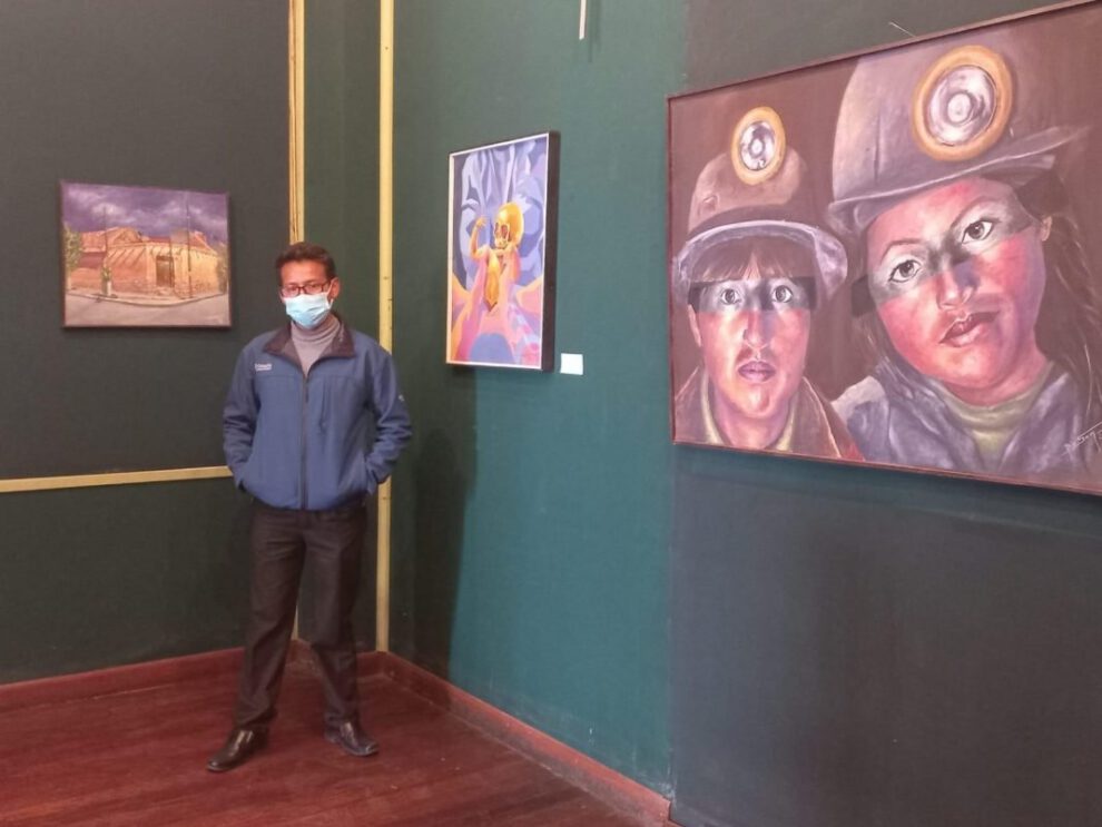 Sandro Bazán exhibe una treintena de obras de arte