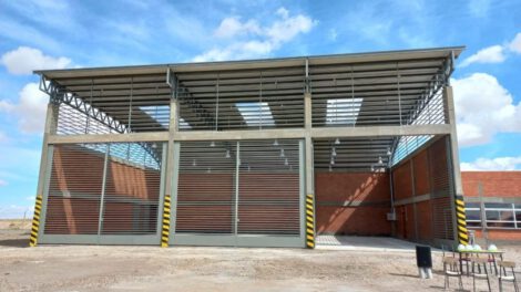 Construcción de talleres en el Puerto Seco