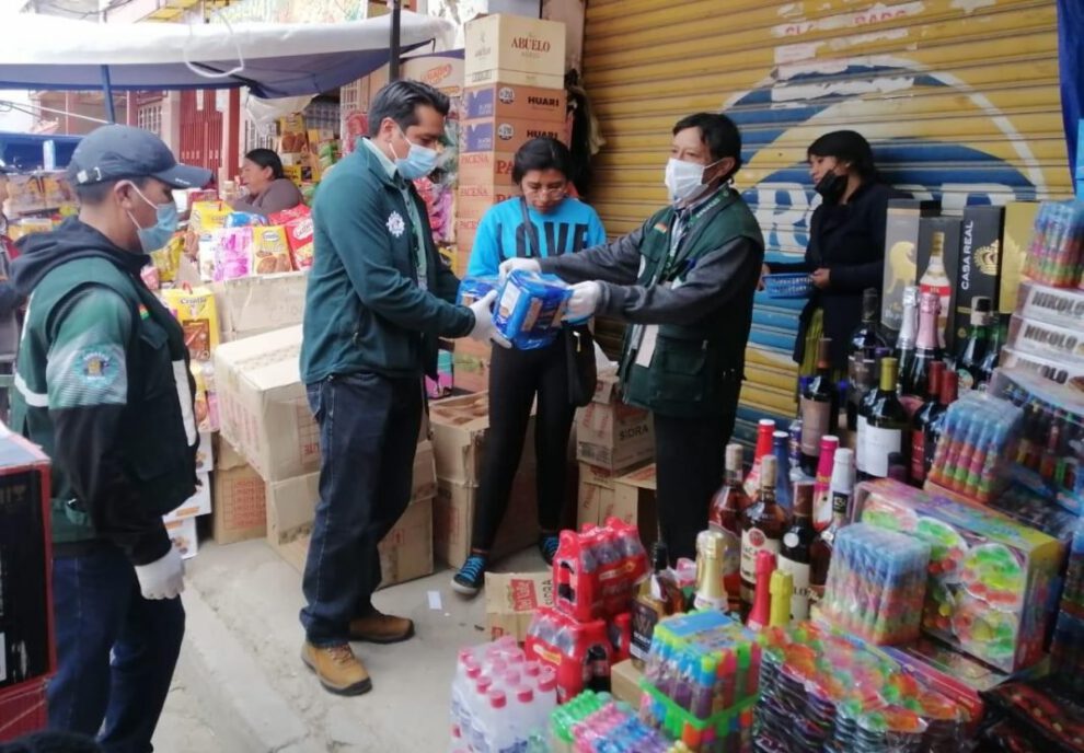 Venta de bebida sin registro sanitario durante operativo de control