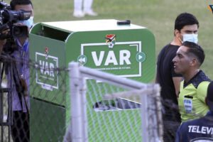 VAR en Bolivia y su impacto en el fútbol