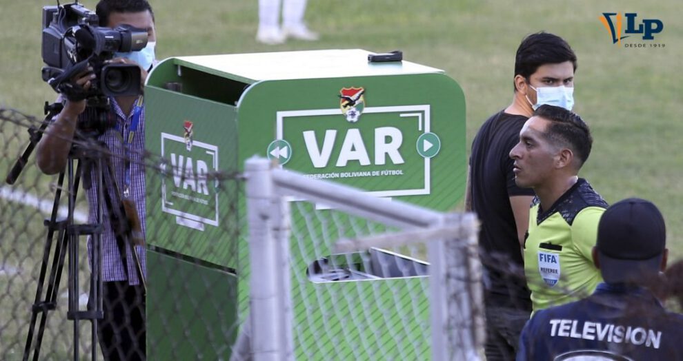 VAR en Bolivia y su impacto en el fútbol