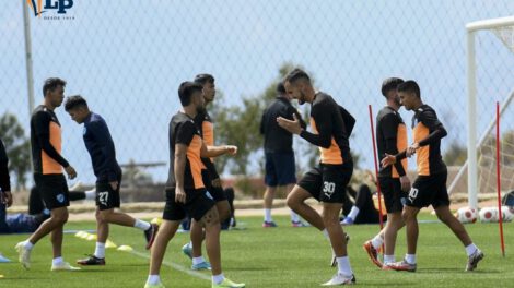 Bolívar y The Strongest entrenan bajo las órdenes de Beñat San José e Ismael Rescalvo