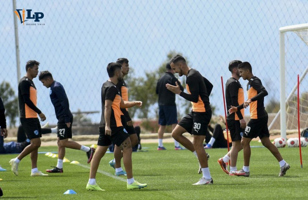 Bolívar y The Strongest entrenan bajo las órdenes de Beñat San José e Ismael Rescalvo