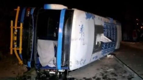 Accidente en carretera hacia Copacabana deja 13 personas heridas