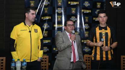Ismael Rescalvo fue presentado como nuevo entrenador en The Strongest
