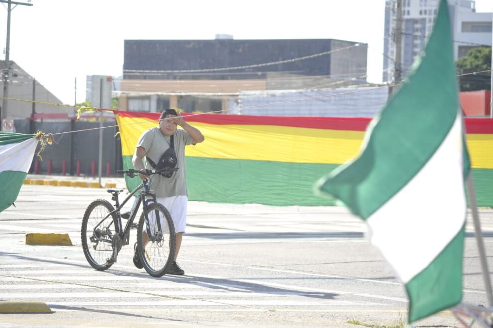 Paro cívico en Santa Cruz con puntos de bloqueo