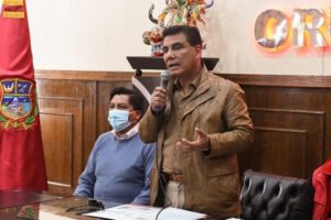 Gobernador de Oruro se refiere a las normas que rigen a los bolivianos