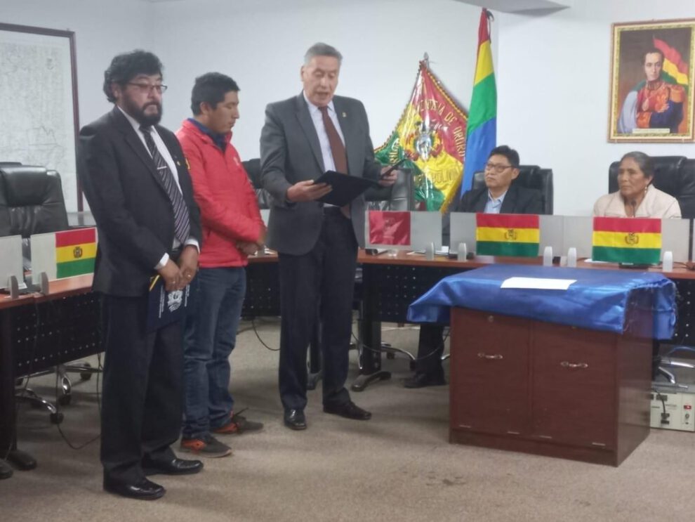 Reconocimiento a Ingeniería Eléctrica en la UTO