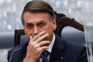 Bolsonaro llama a fortalecer la oposición en Brasil