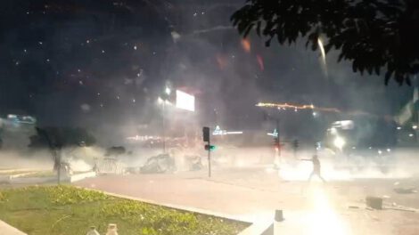 Enfrentamientos en Santa Cruz durante la celebración de Año Nuevo 2023