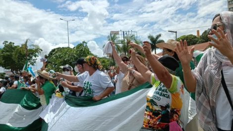 Policía se comprometió a no reprimir durante manifestaciones en Santa Cruz