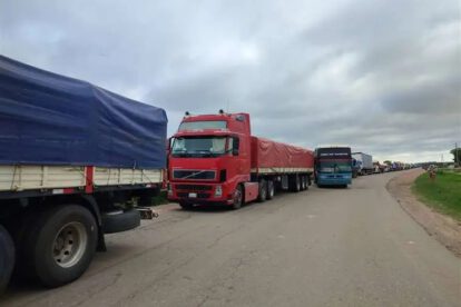 Bloqueo de carreteras en Santa Cruz en demanda de la libertad de Camacho