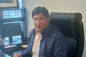 Acciones legales contra Calvo por toma de instituciones