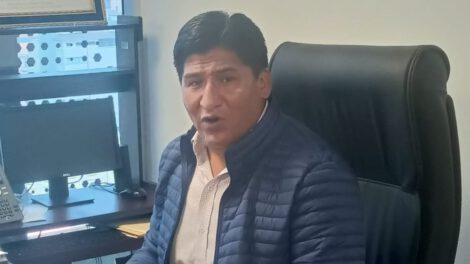 Acciones legales contra Calvo por toma de instituciones