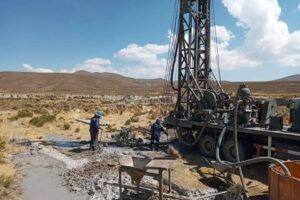 Perforación de pozos para enfrentar la sequía en Oruro