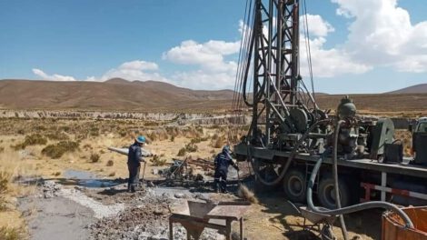 Perforación de pozos para enfrentar la sequía en Oruro