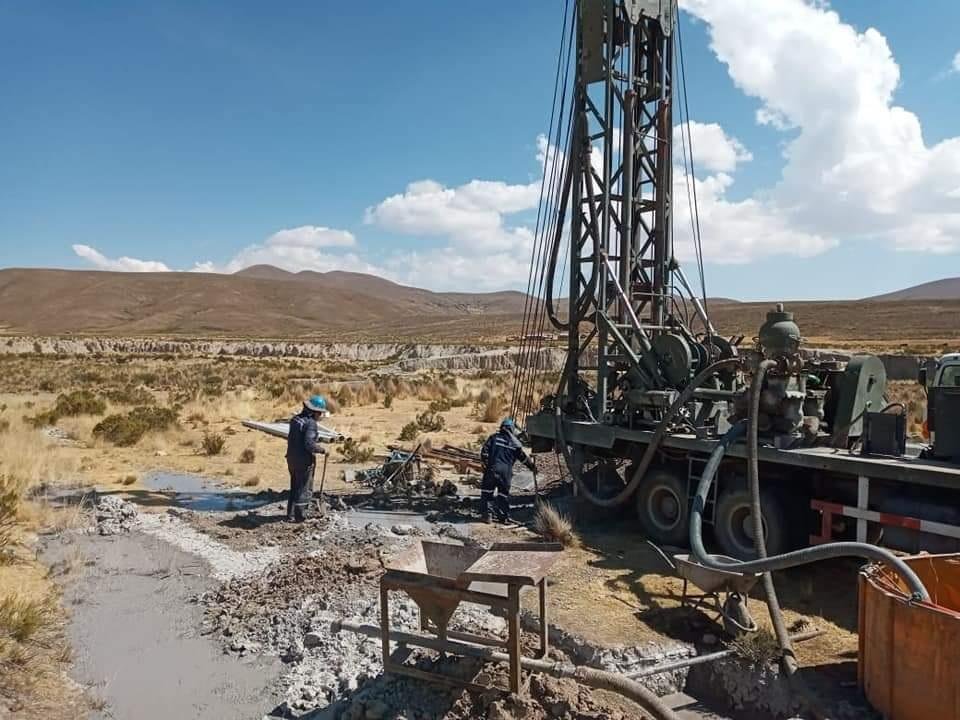 Perforación de pozos para enfrentar la sequía en Oruro