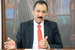 Gobierno débil según Vicente Cuellar