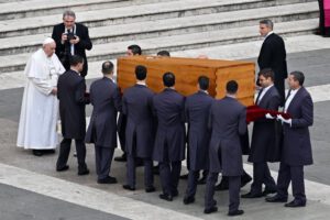 Funeral de Benedicto XVI presidido por el Papa Francisco