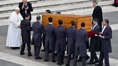 Funeral de Benedicto XVI presidido por el Papa Francisco