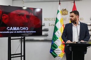 Movimientos bancarios de Camacho revelados por Del Castillo