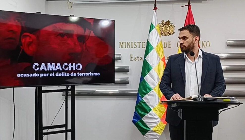 Movimientos bancarios de Camacho revelados por Del Castillo