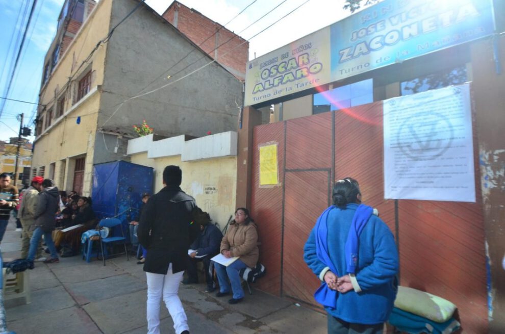 Inscripciones escolares en Oruro
