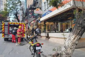 Incendio en restaurantes de la plaza Abaroa