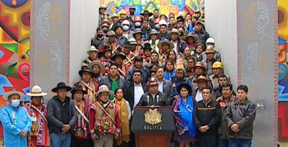 Organizaciones sociales afines al MAS en estado de emergencia