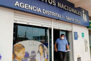 Protesta contra el Gobierno en Santa Cruz por no emitir factura