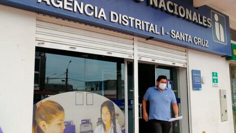Protesta contra el Gobierno en Santa Cruz por no emitir factura