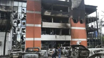 Atentados en Santa Cruz contra personas y propiedades