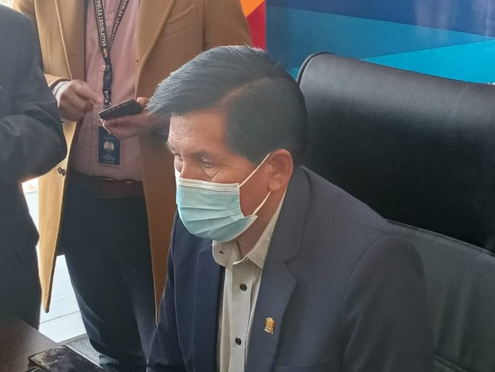 Senador Ajpi afirma que cruceños deben respetar las normas